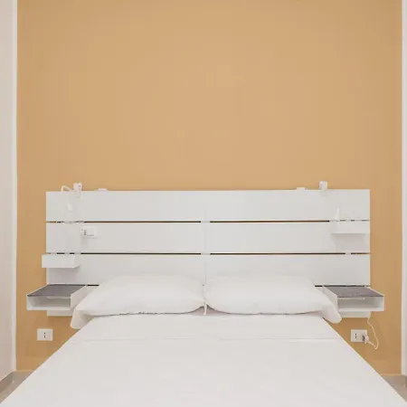 The Rent - Two-bedroom Close To San Pietro 아파트